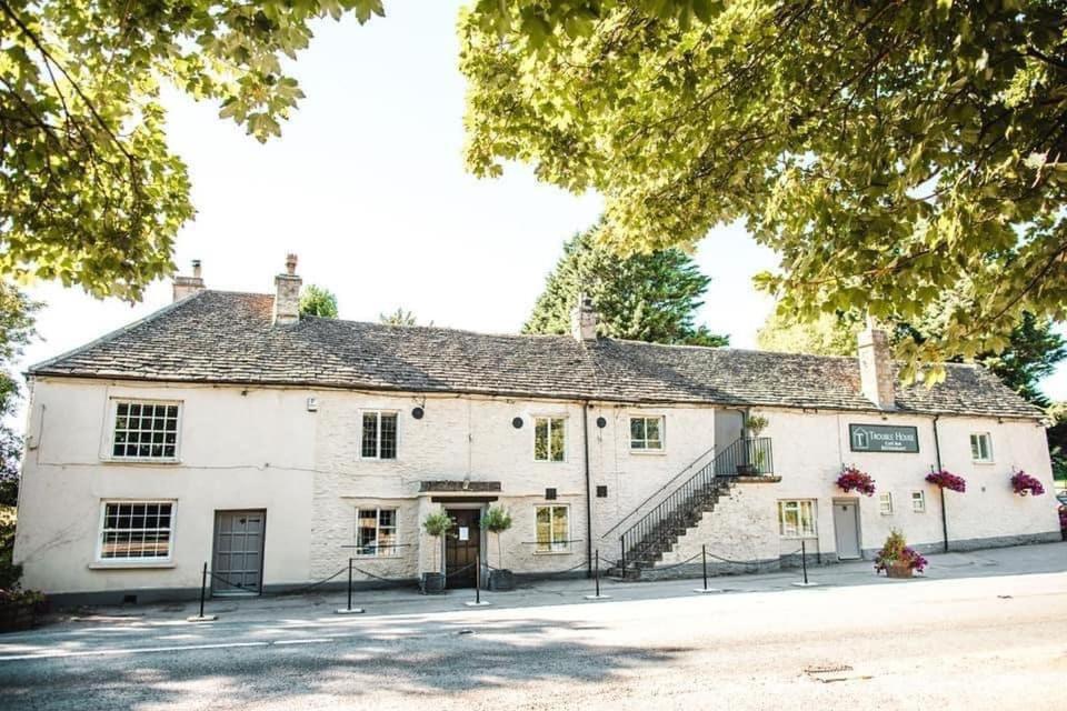 Trouble House Hotel Tetbury Exterior photo